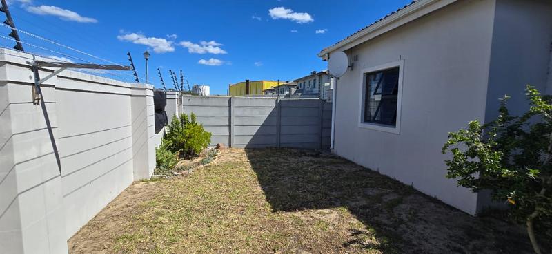 3 Bedroom Property for Sale in Parklands North Western Cape